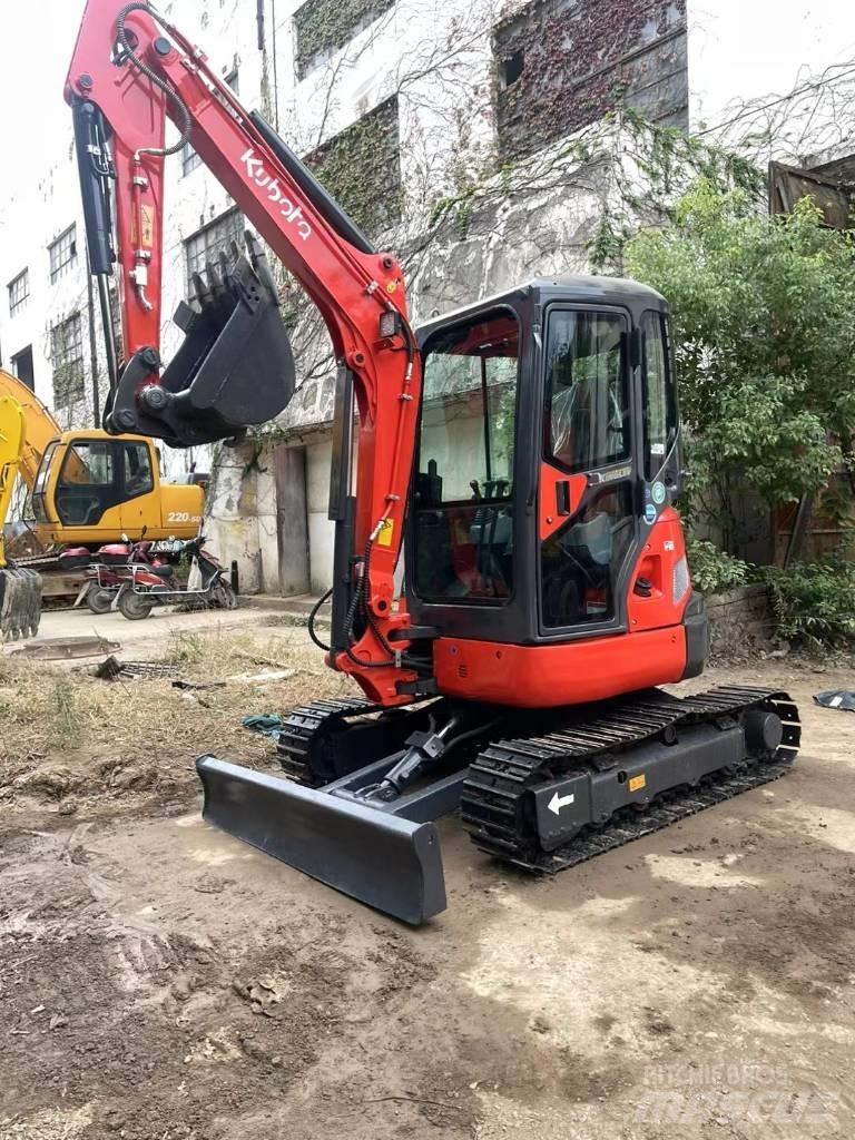 Kubota U35 小型挖土機/掘鑿機<7t(小型挖掘機)