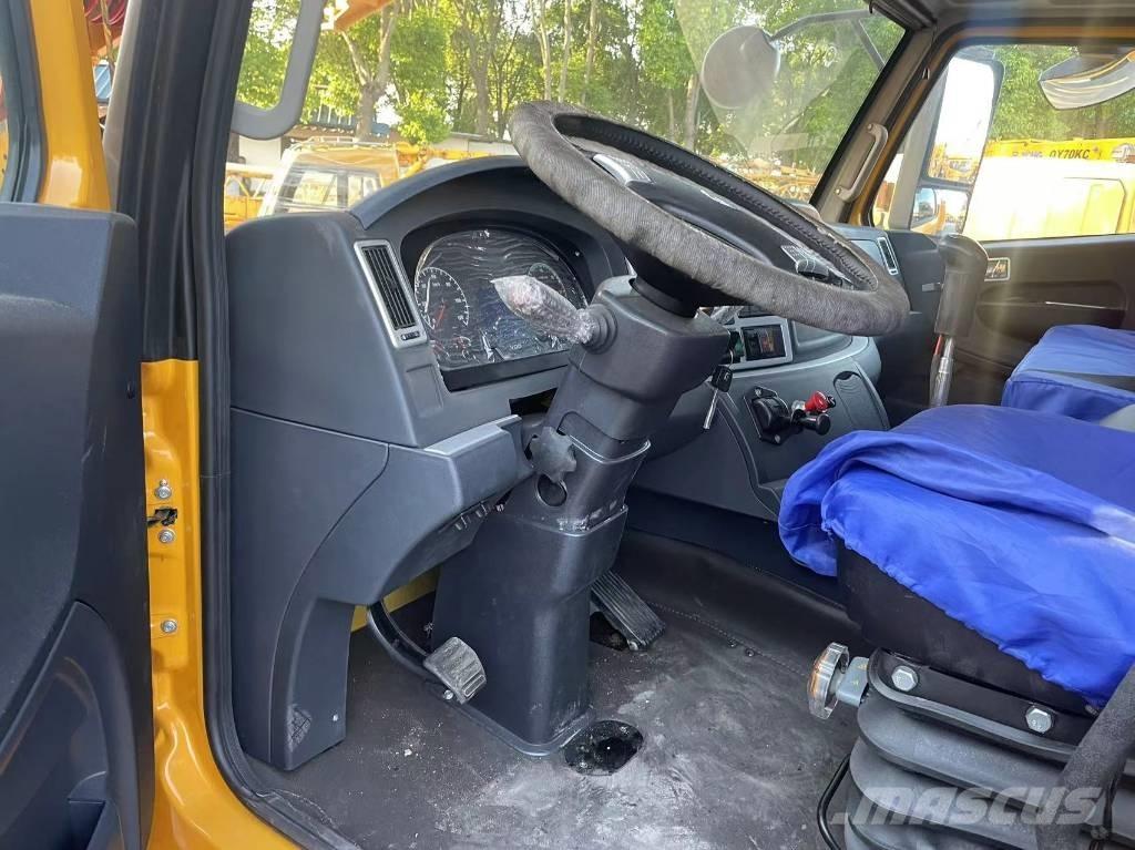 XCMG QY70KC 越野起重機