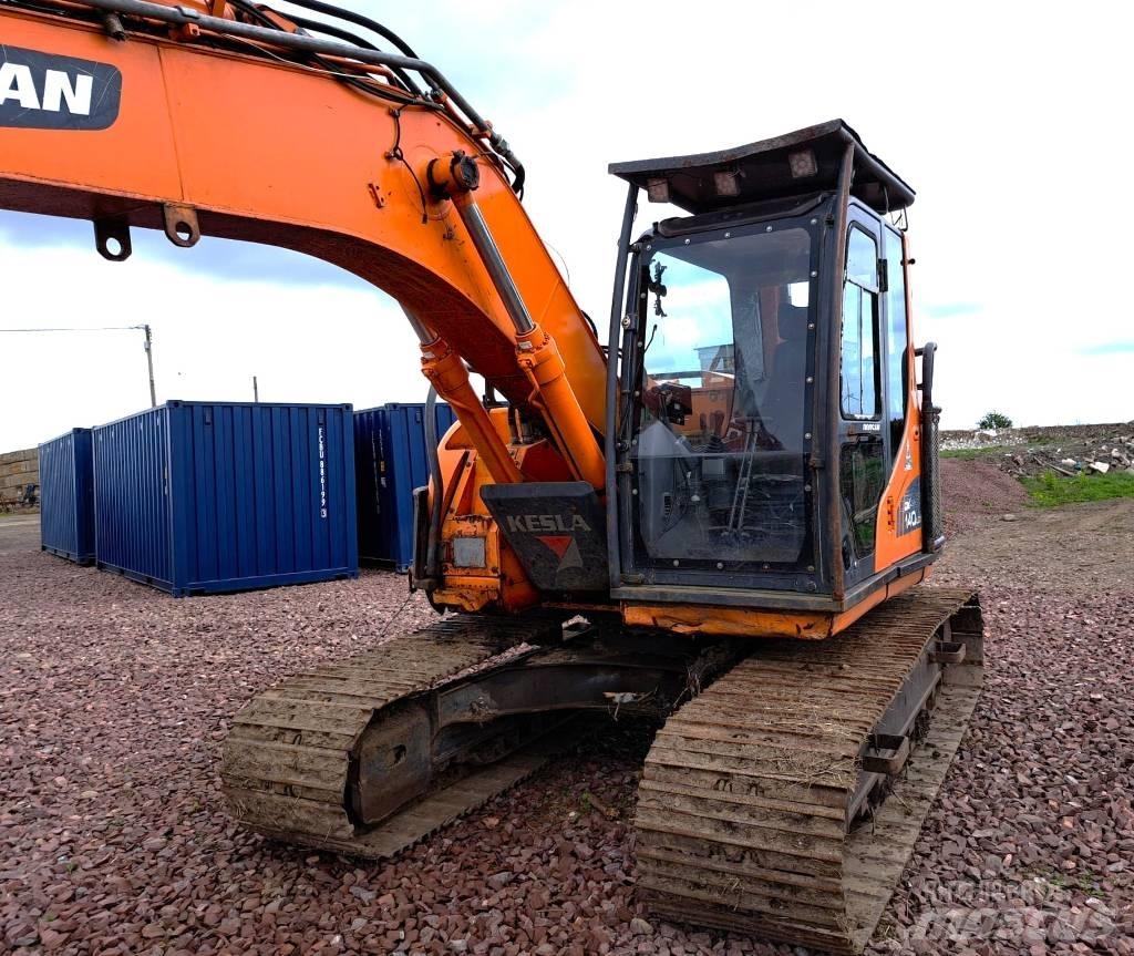 Doosan DX 140 LCR-3 收穫機