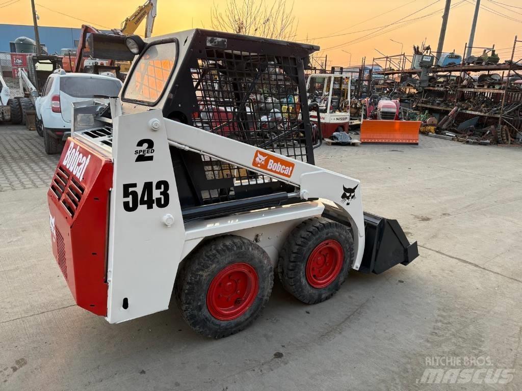 Bobcat 543 滑移轉向裝載機