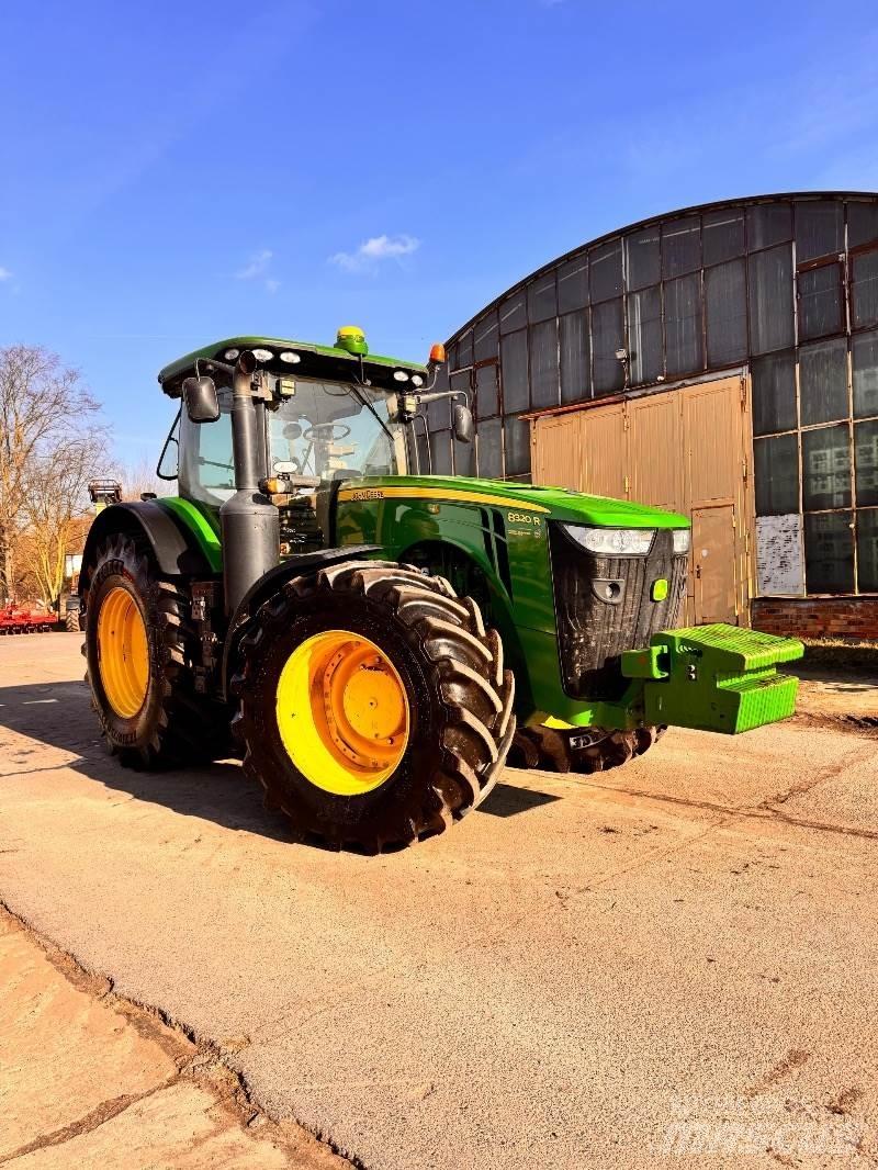 John Deere 8320 R 曳引機