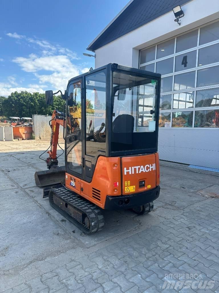 Hitachi ZX 19-6 小型挖土機/掘鑿機<7t(小型挖掘機)