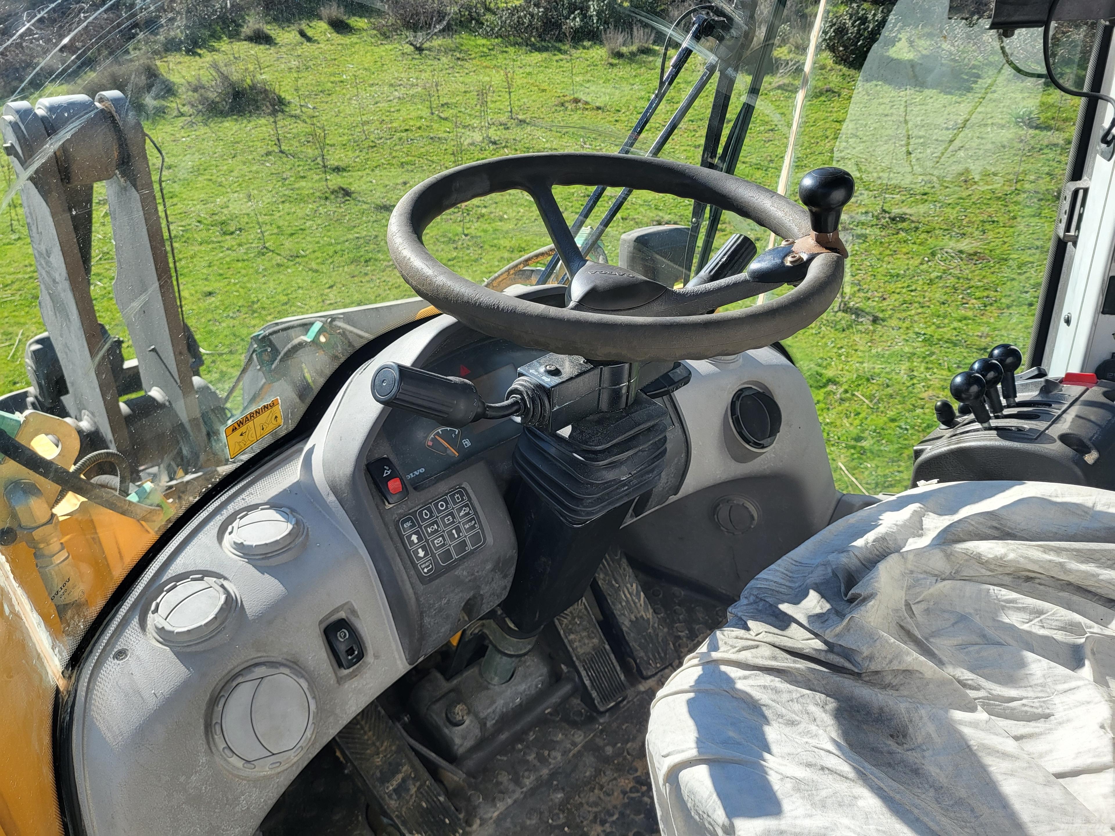 Volvo L90f 輪胎式裝載機