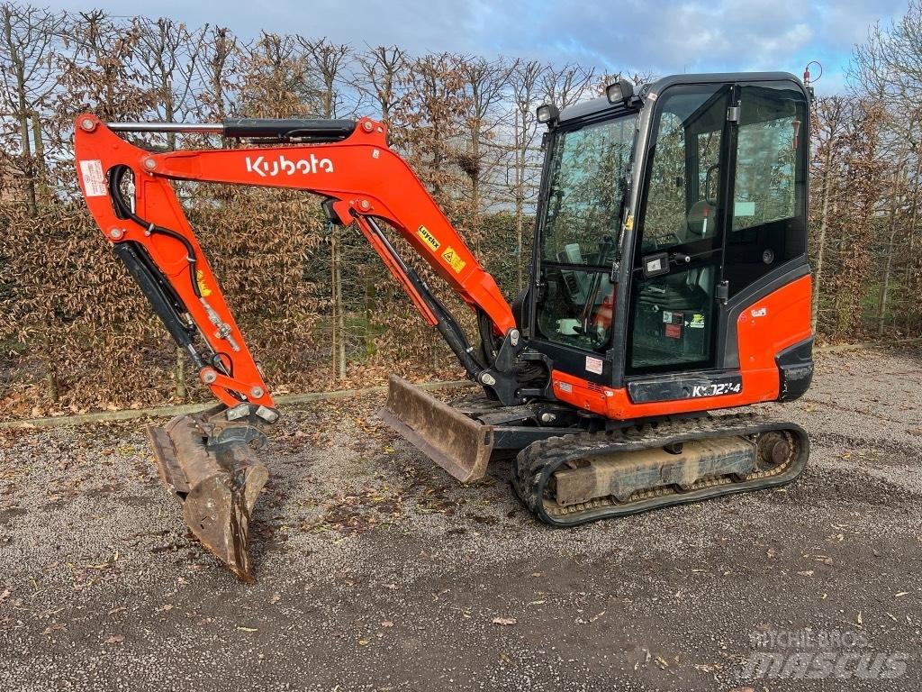 Kubota KX027-4 小型挖土機/掘鑿機<7t(小型挖掘機)