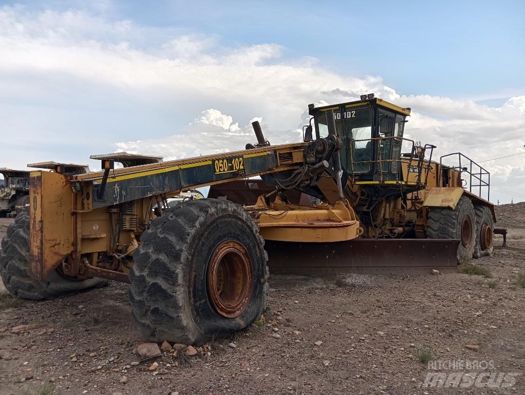 CAT 24 M 平土機