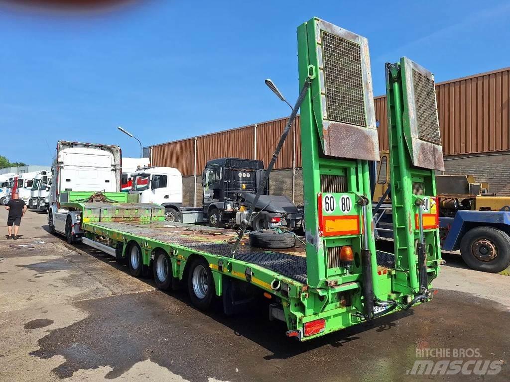 Kässbohrer LOWBED 地架式半拖車