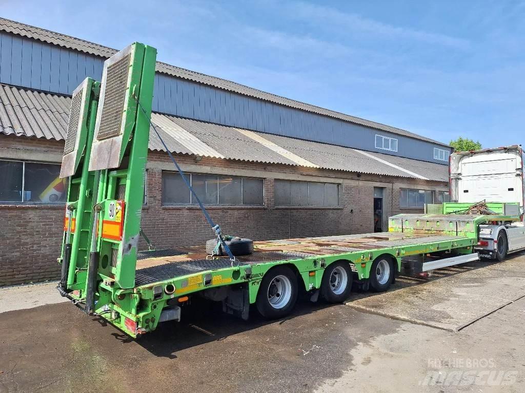 Kässbohrer LOWBED 地架式半拖車