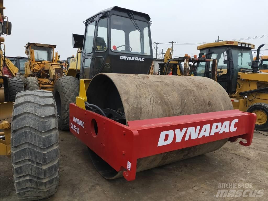 Dynapac CA 251 D 單輪滾壓機