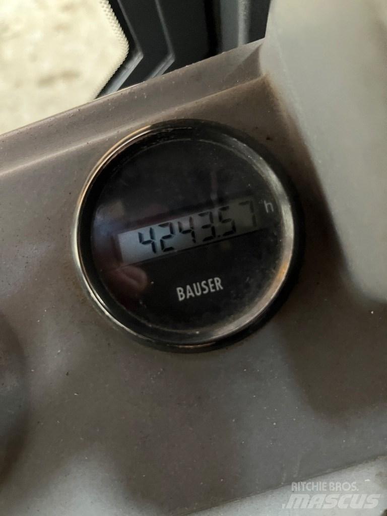 Hako 1200 掃倉機