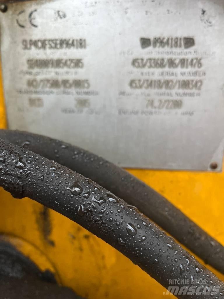 JCB 4 X 輪胎式裝載機