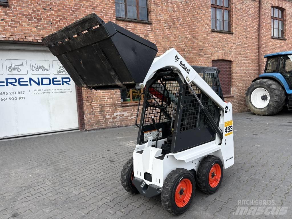 Bobcat 453 滑移轉向裝載機