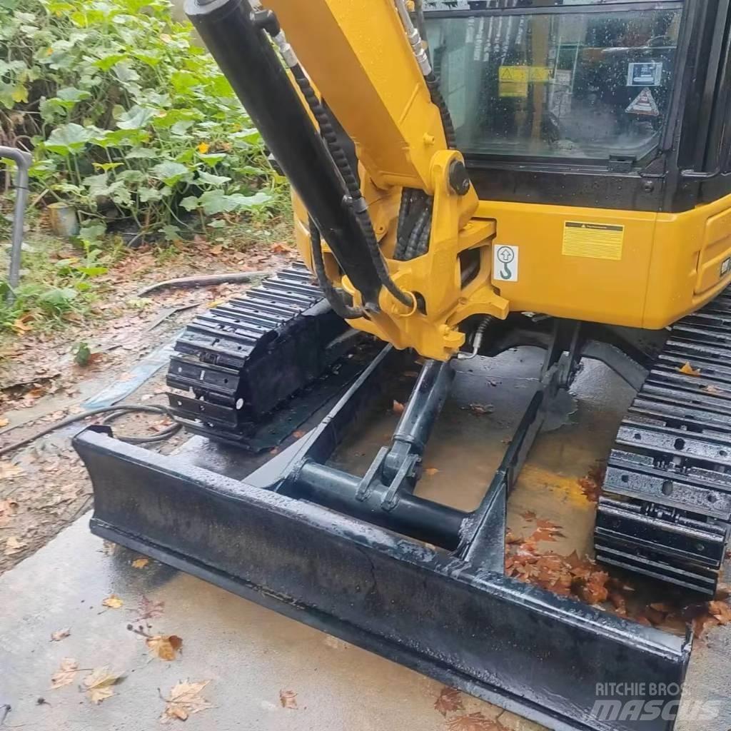 CAT 303.5 E CR 小型挖土機/掘鑿機<7t(小型挖掘機)