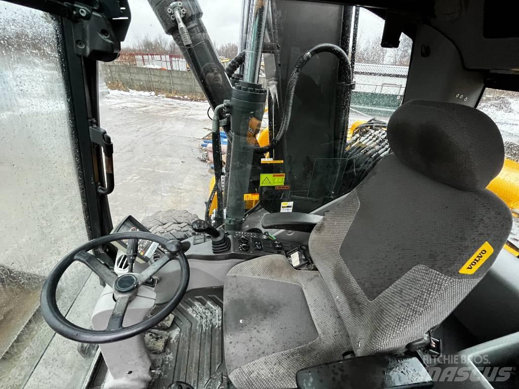 Volvo EW 140 C 旋轉式挖土機/掘鑿機/挖掘機