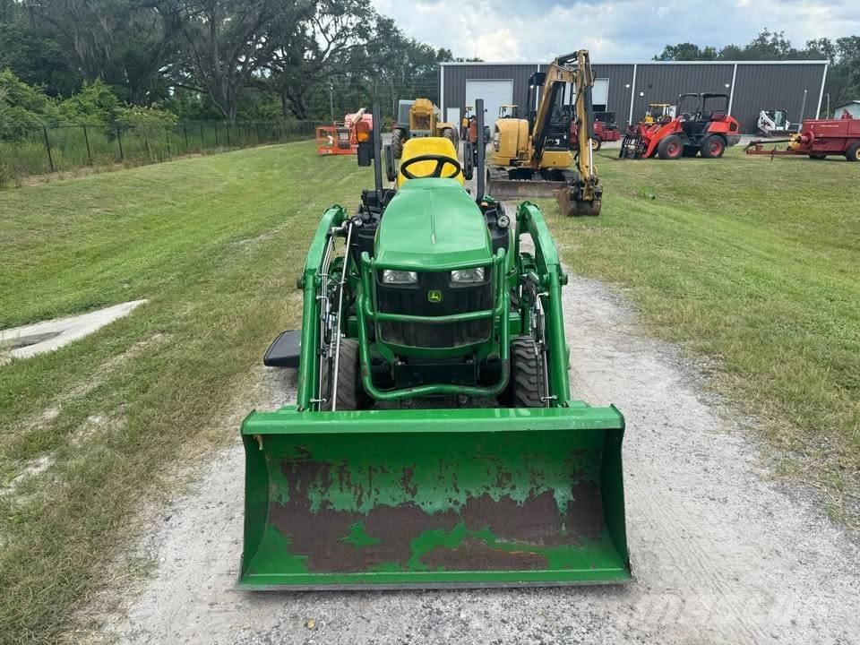 John Deere 1025 R 曳引機