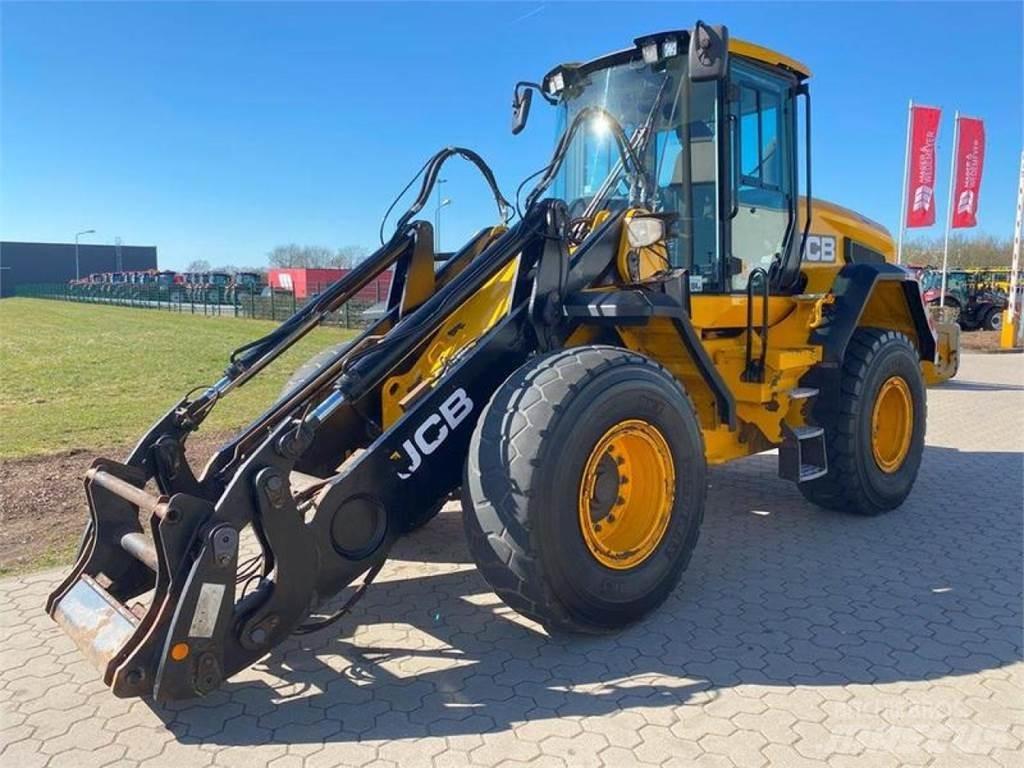 JCB 437 HT 輪胎式裝載機