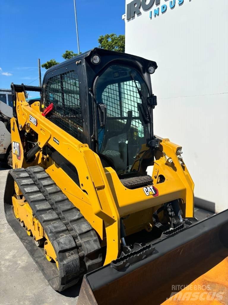 CAT 259D3 滑移轉向裝載機