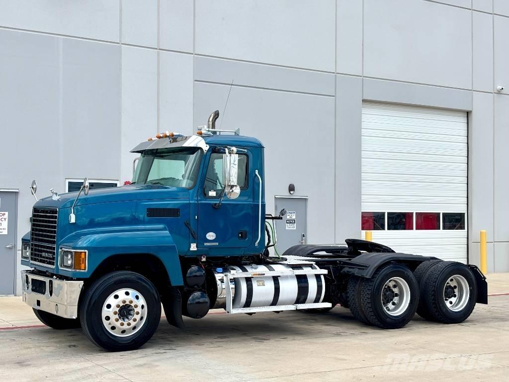 Mack Pinnacle 曳引機組件