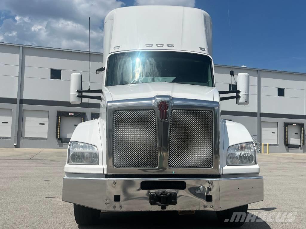 Kenworth T 880 曳引機組件