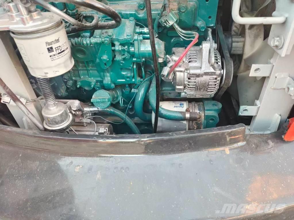 Kubota KX 057-4 小型挖土機/掘鑿機<7t(小型挖掘機)