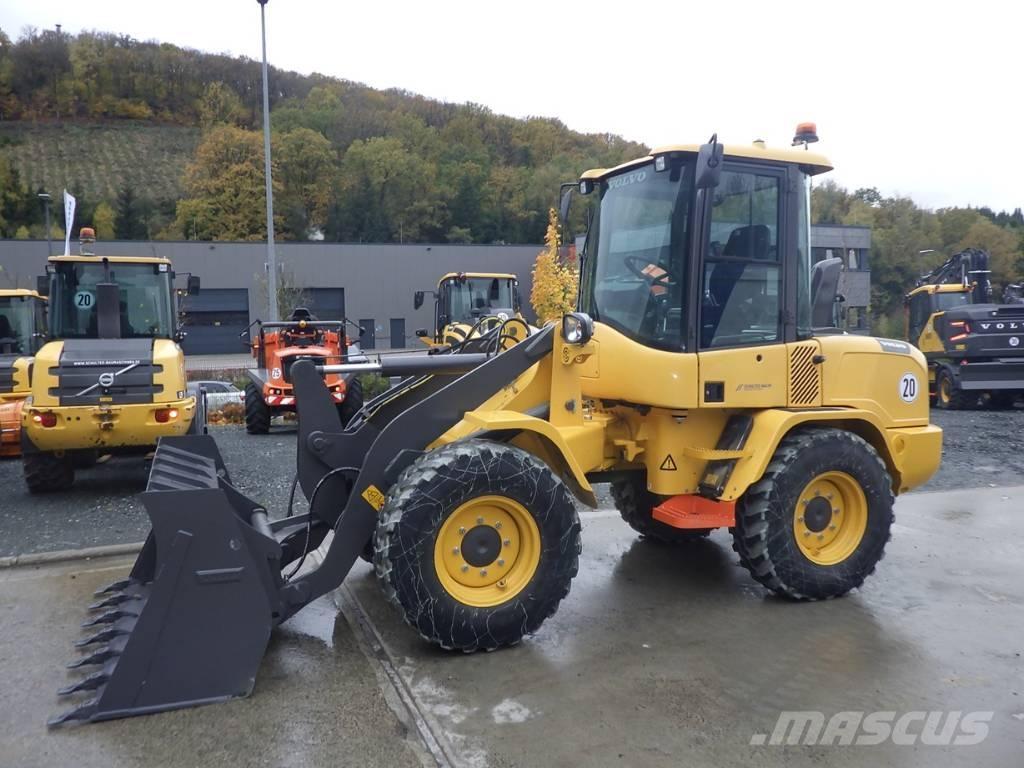 Volvo L 30 G 輪胎式裝載機