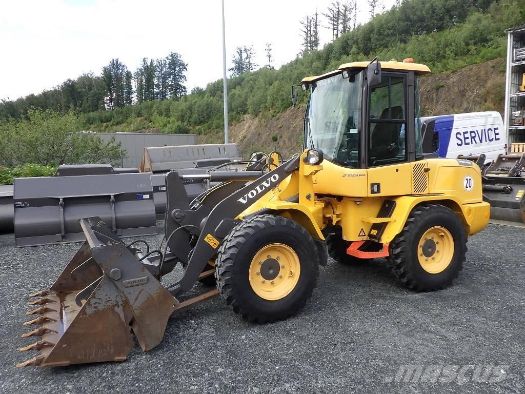 Volvo L 30 G 輪胎式裝載機