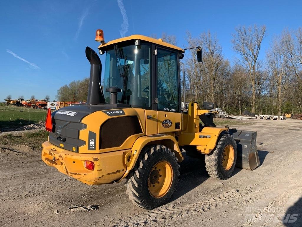 Volvo L 30 G 輪胎式裝載機