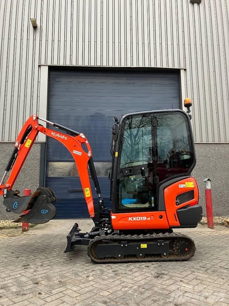 Kubota KX 019-4 小型挖土機/掘鑿機<7t(小型挖掘機)