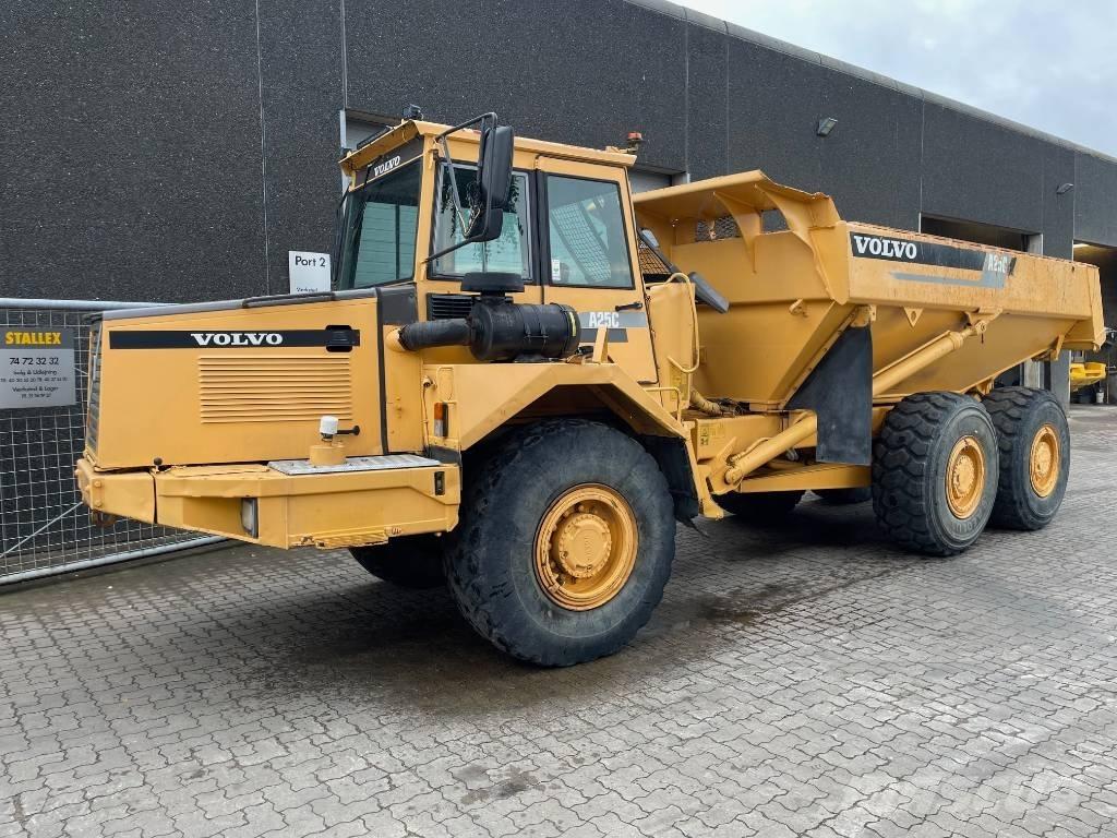 Volvo A25C 鉸接式起吊車