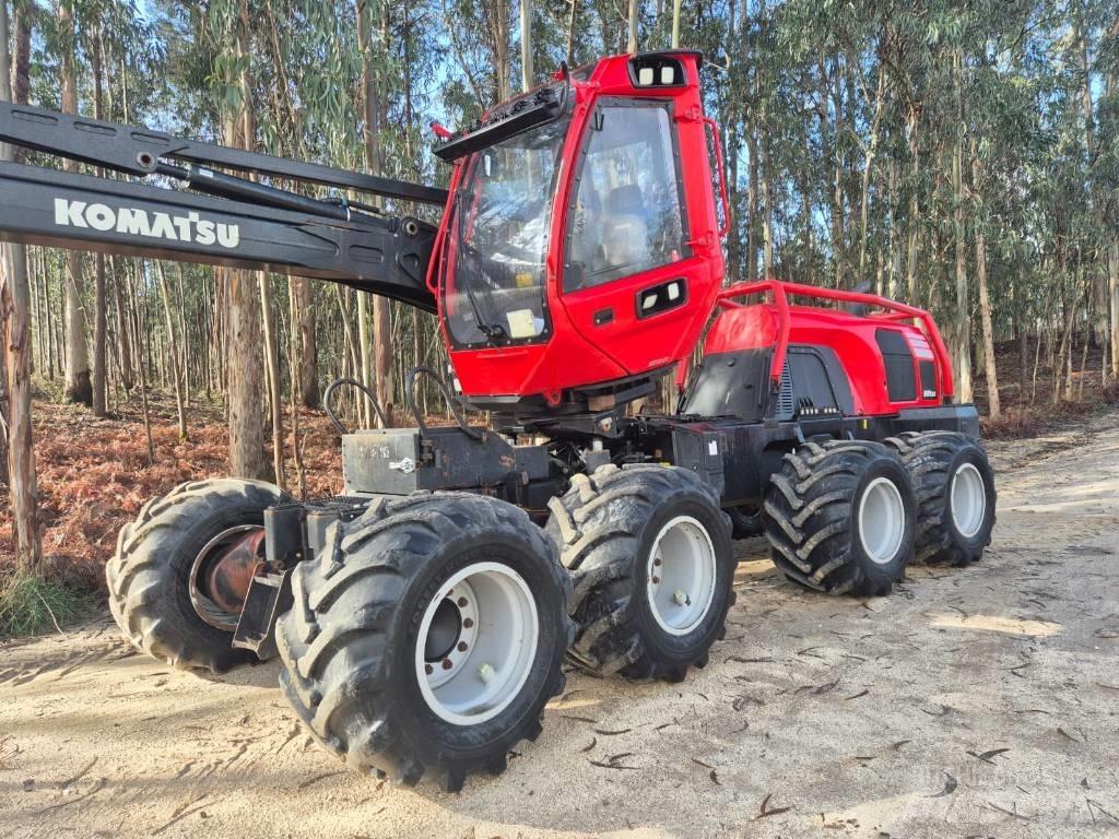 Komatsu 901 XC 收穫機