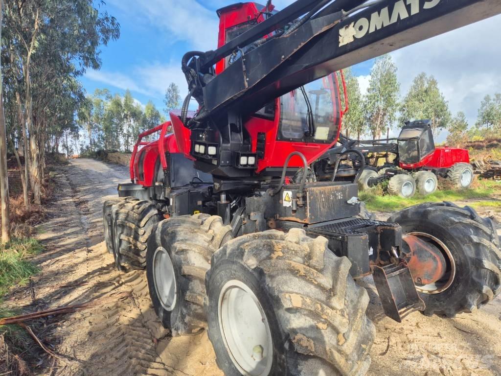Komatsu 901 XC 收穫機