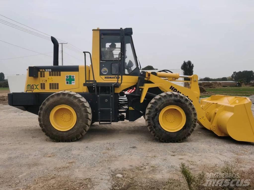 Komatsu WA 320-5 輪胎式裝載機