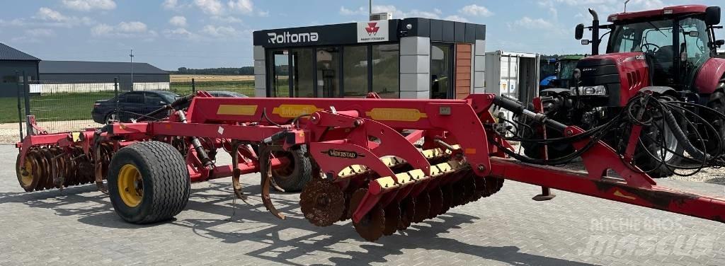 Väderstad Topdown300 中耕管理機