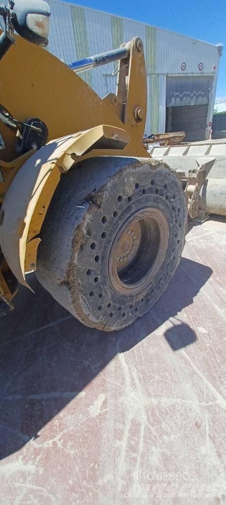 CAT 930 M 輪胎式裝載機