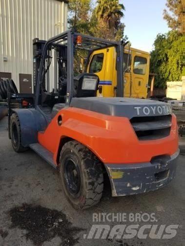 Toyota 8FD70U 柴油卡車