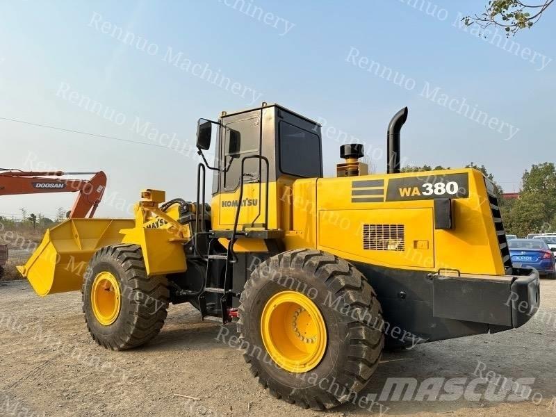 Komatsu WA380 輪胎式裝載機