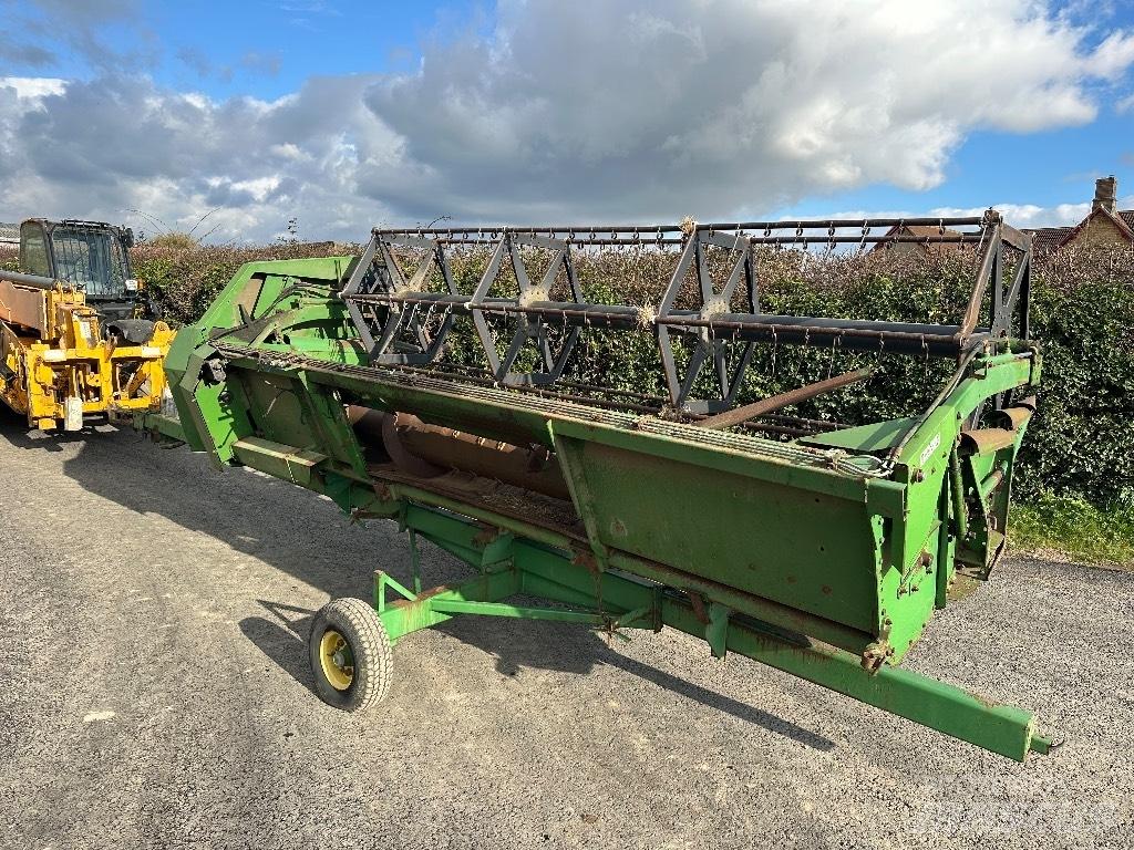 John Deere 1075 聯合收穫機