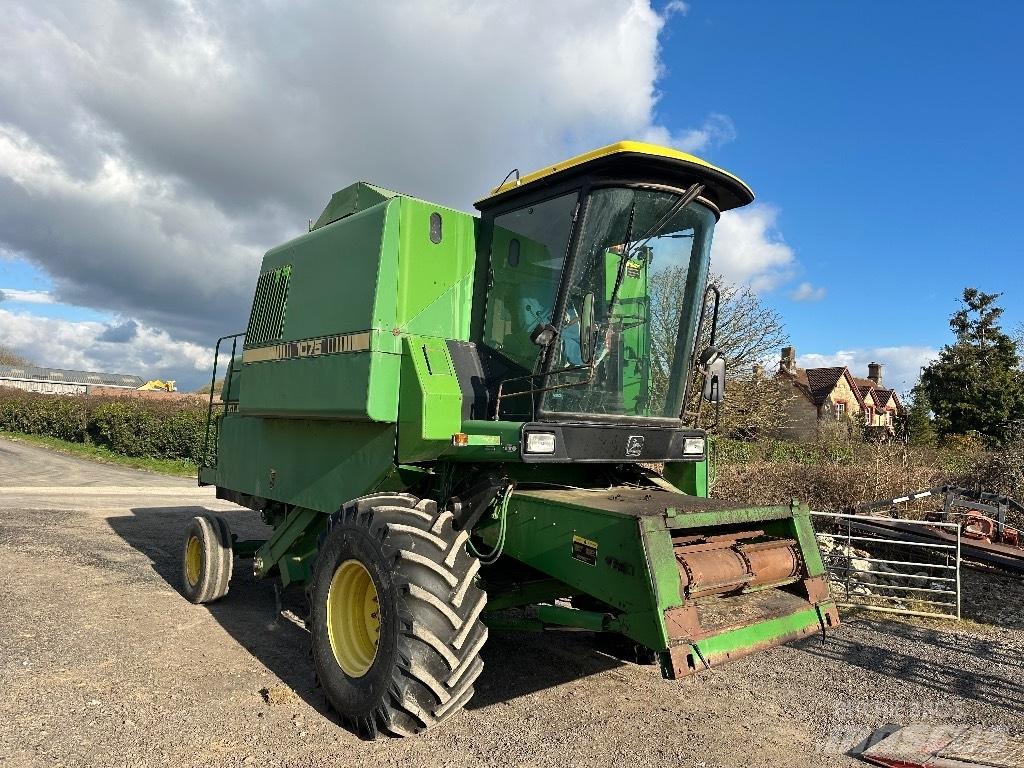 John Deere 1075 聯合收穫機