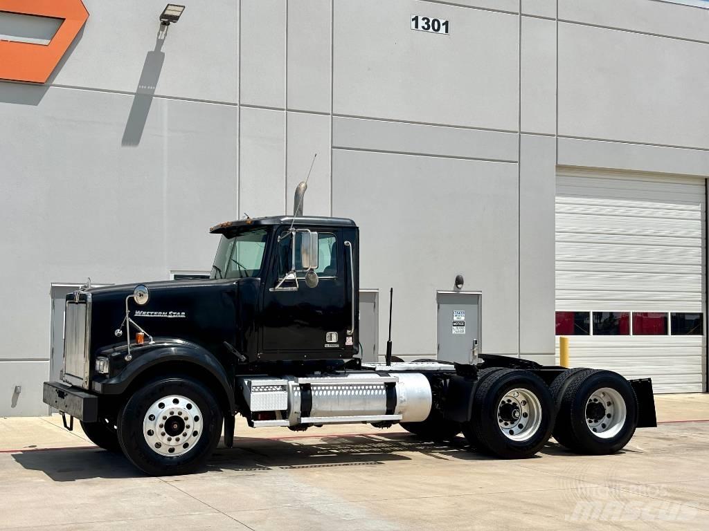 Western Star 4900 曳引機組件