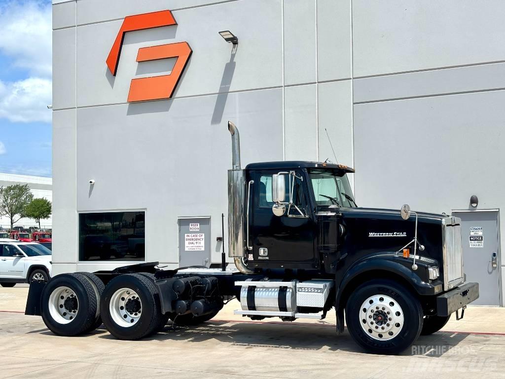 Western Star 4900 曳引機組件