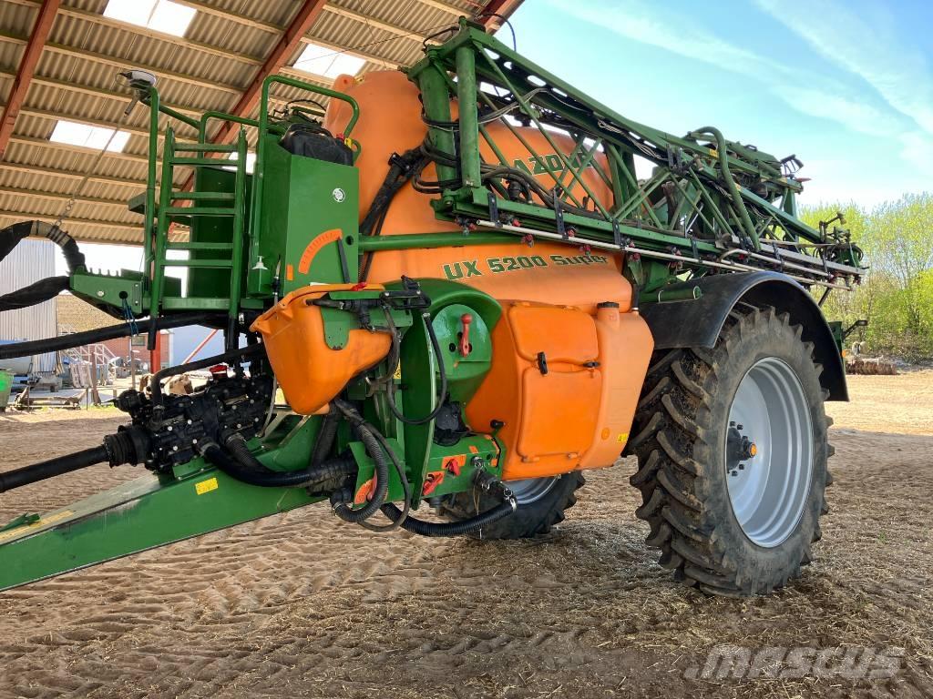 Amazone UX 5200 牽引式噴霧機