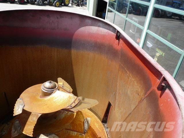 Trioliet SM-14 動物進料機