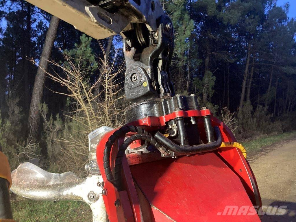 Komatsu C 144 收穫機