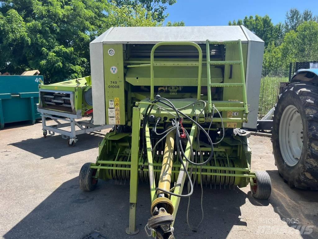 CLAAS Rollant 240 圓型牧草打包機