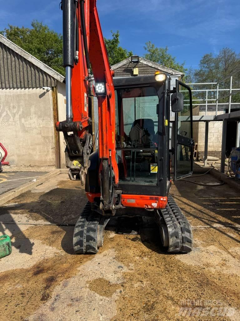 Kubota U 27-4 小型挖土機/掘鑿機<7t(小型挖掘機)