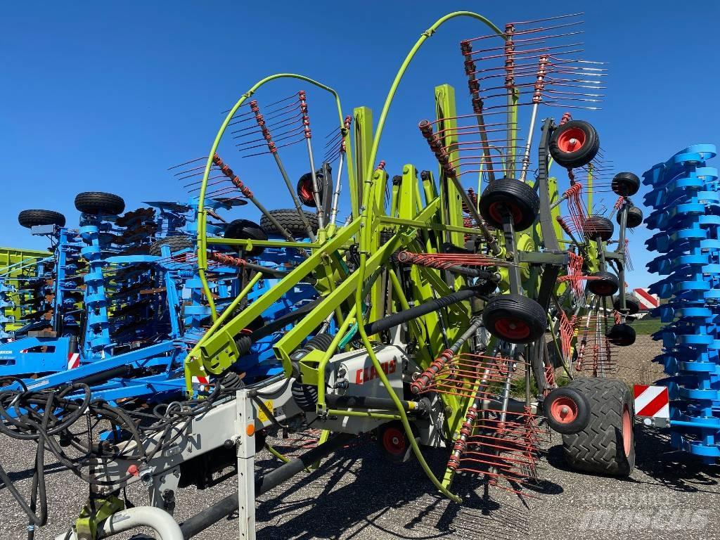 CLAAS Liner 4000 耙與翻草機