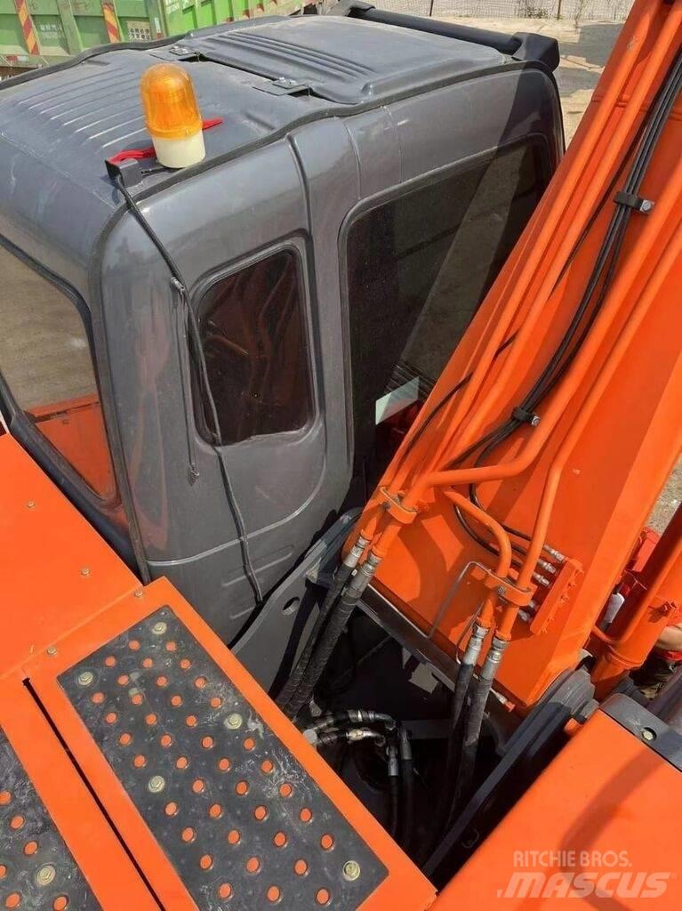 Hitachi ZX 200 履帶式 挖土機/掘鑿機/挖掘機