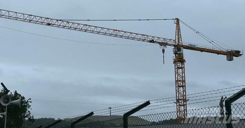 Liebherr 420 EC-H16 塔式起重機