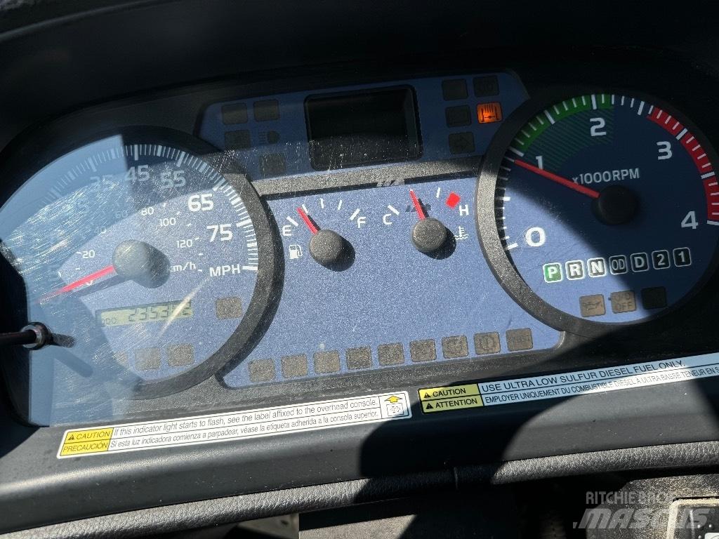 Hino 238 貨箱式卡車