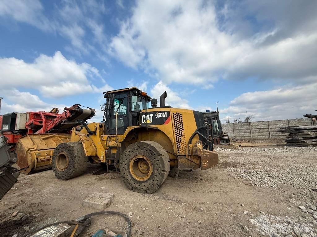 CAT 950 M 輪胎式裝載機