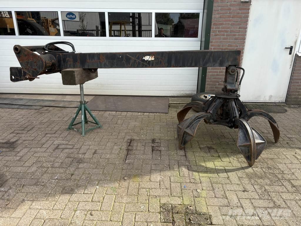 Manitou jip 伸縮臂操作車